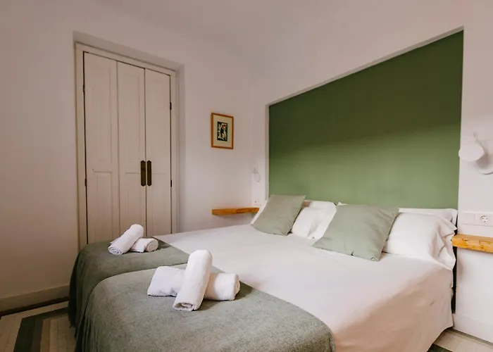 Hacienda Clavero Two Garden Apartment Malaga