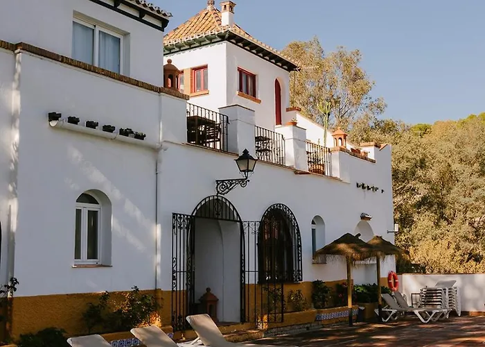 Hacienda Clavero Two Garden *